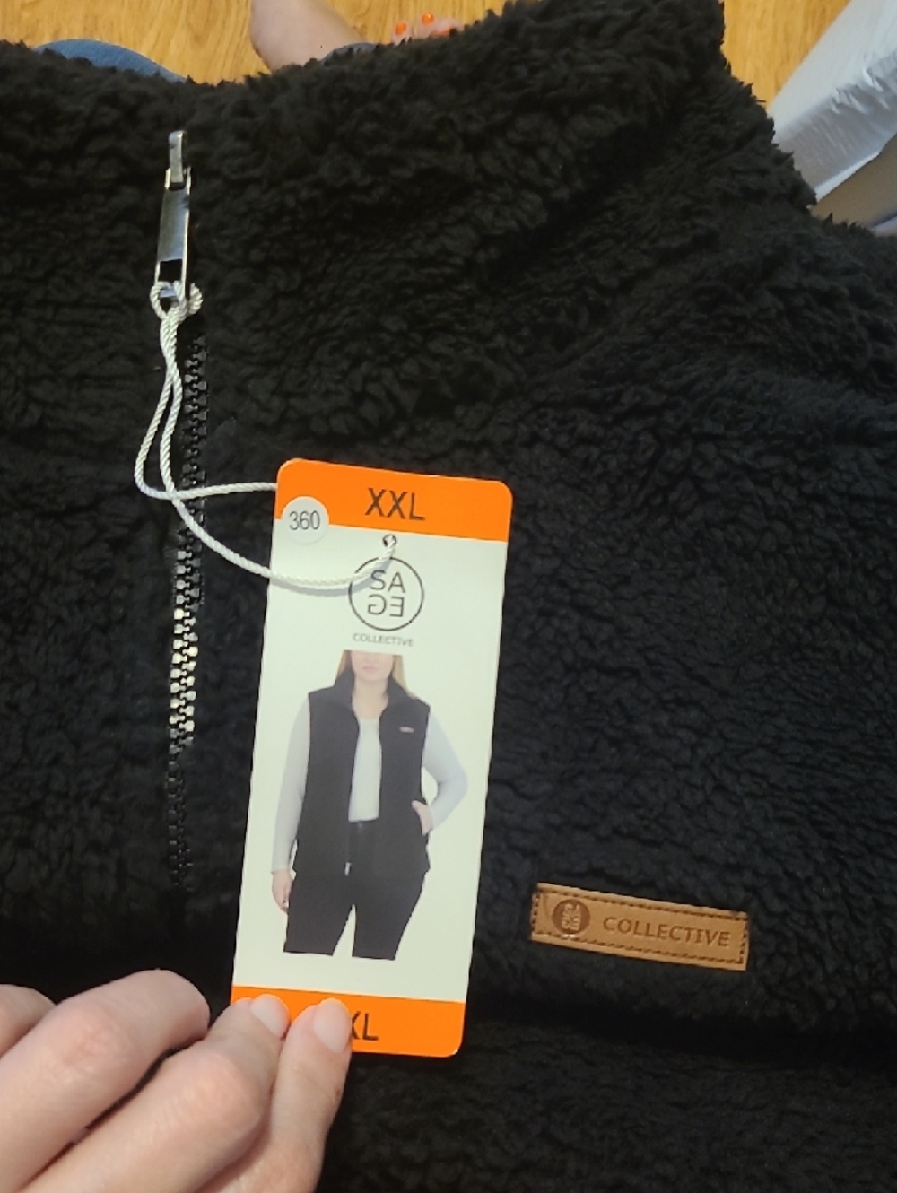 Women’s Black Sherpa Fleece Vest - Picture 2 of 5
